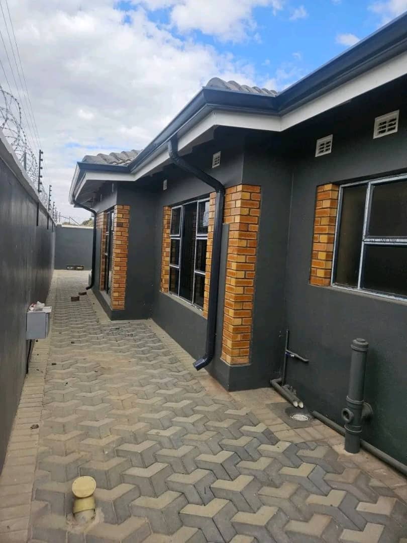 Renovations of houses to modern designs,painting ,plastering,Roofing,Tiling,Landscaping,waterproofing etc